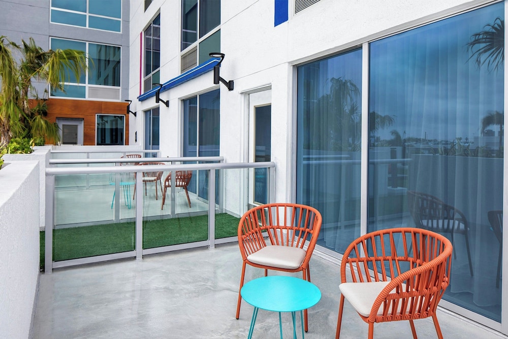 Aloft Fort Lauderdale Airport - photo 12