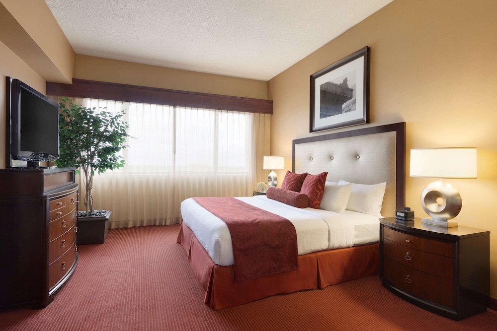 Embassy Suites by Hilton Kansas City International Airport - photo 11