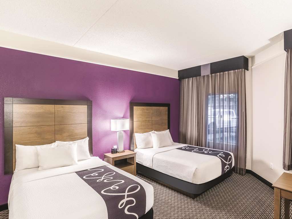 La Quinta Inn & Suites by Wyndham Flagstaff - photo 12