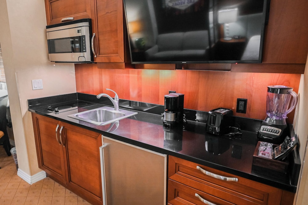 StripViewSuites at Signature - photo 112