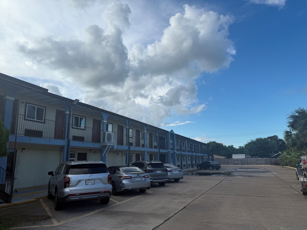 Economy Lodge by Hotel O Texas City - photo 22