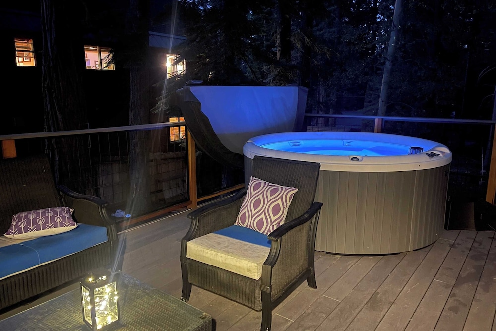 Sweet Pine Deck Hot Tub Cozy Modern Interior Close to Ski Resort - photo 48