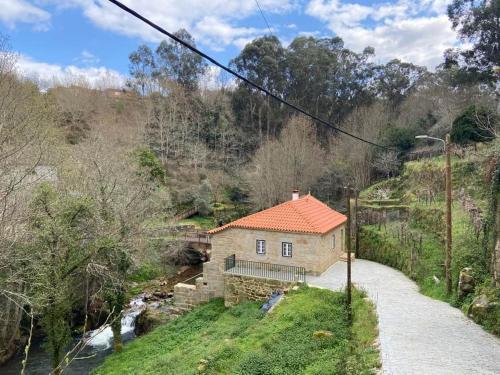 Casa Posto da Guarda Fiscal — 4-Star Luxury Hotel in Melgaco, Portugal