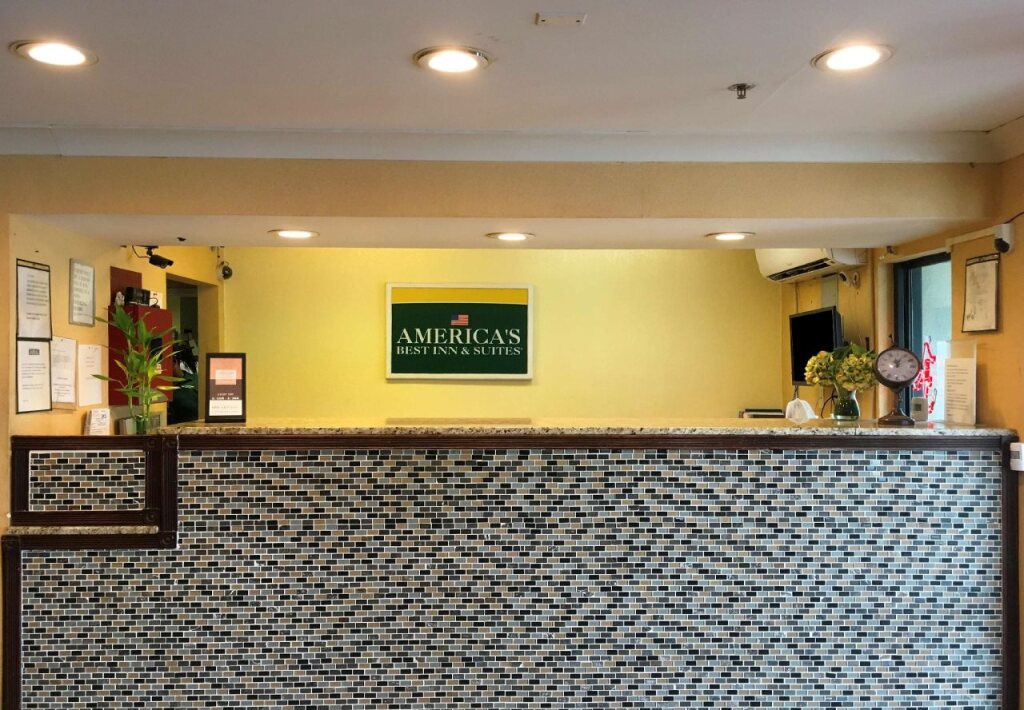 America's Best Inn Of Fairfield Birmingham - photo 4