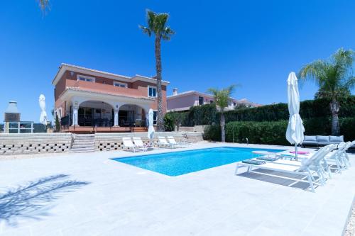 Villa Bonalba — 4-Star Luxury Hotel in Mutxamel, Spain