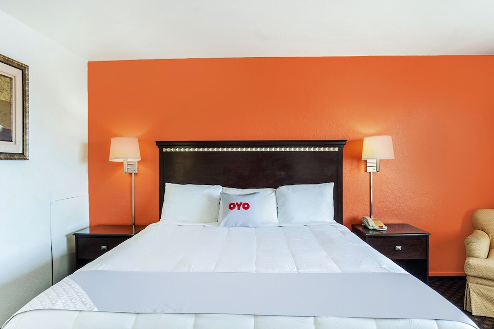 OYO Townhouse Dodge City KS - photo 6