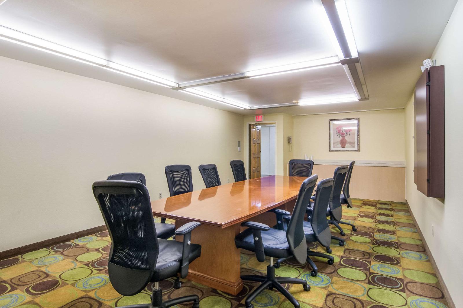 Mainstay Suites Pittsburgh - photo 9