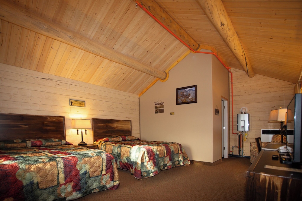 Young’s Motel — Tok — photo 4