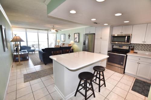 0303 Waters Edge Resort 1 Bedroom Condo by RedAwning - photo 3