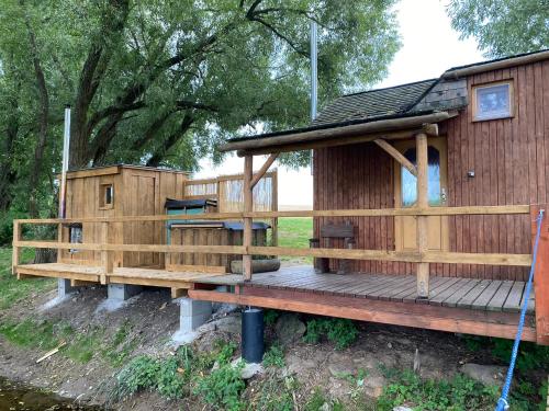 Mini chatka s rybníčkem a saunou pet-friendly hotel Lipa