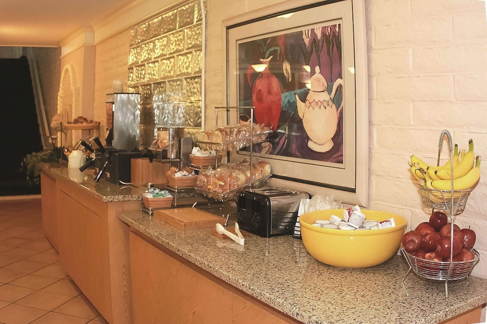La Quinta Inn by Wyndham Tyler - photo 35