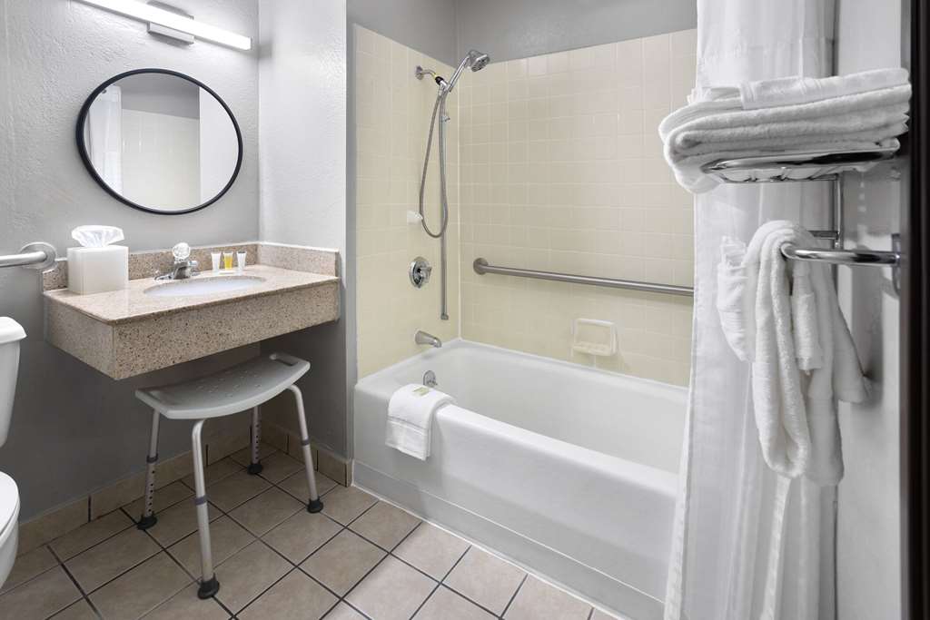 Super 8 by Wyndham St. Clairsville OH Wheeling WV Area - featured photo