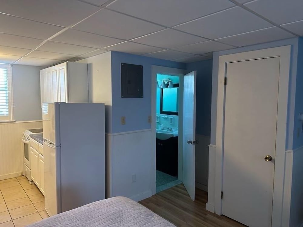 Vineyard Harbor Motel Private Beach - photo 282