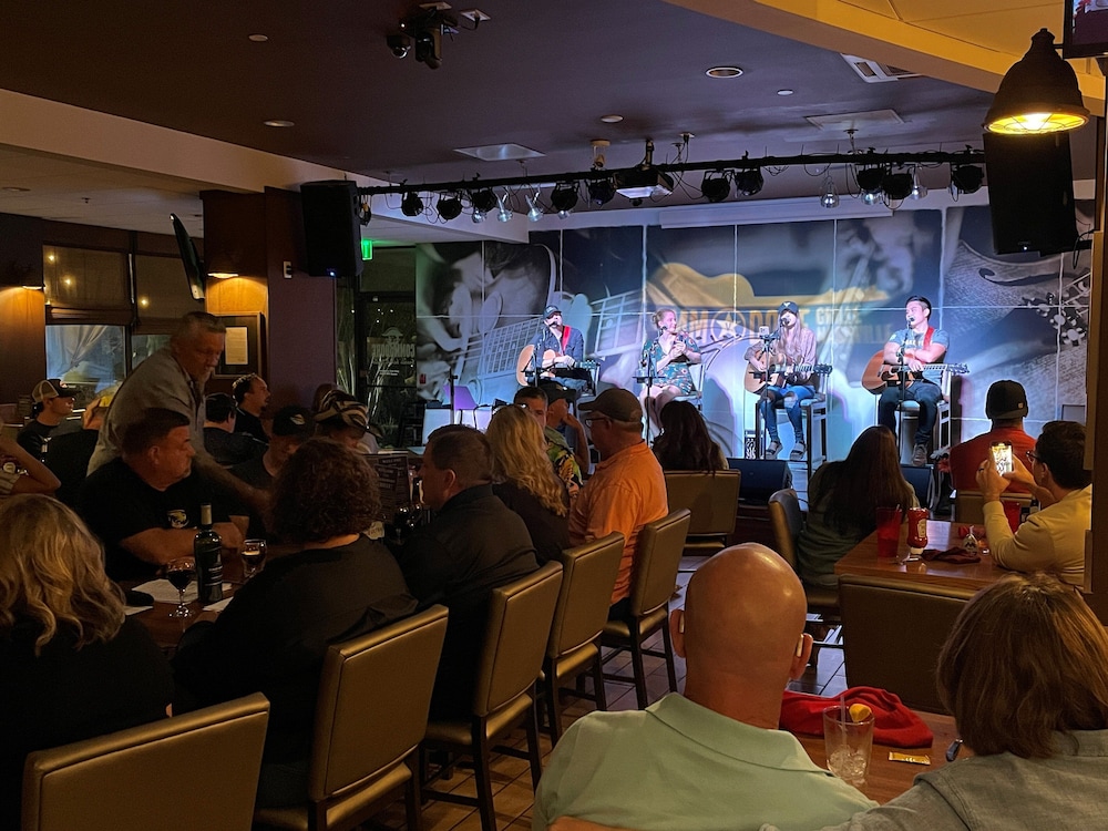 Holiday Inn Nashville Vanderbilt by IHG - photo 39