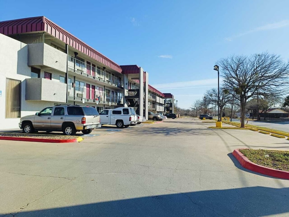 Travelers inn by OYO Wichita Falls - photo 35