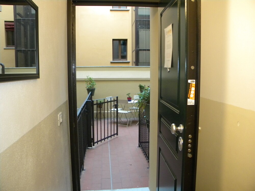Bologna House Due Torri Apartment — 4-Star Luxury Hotel in Bologna, Italy