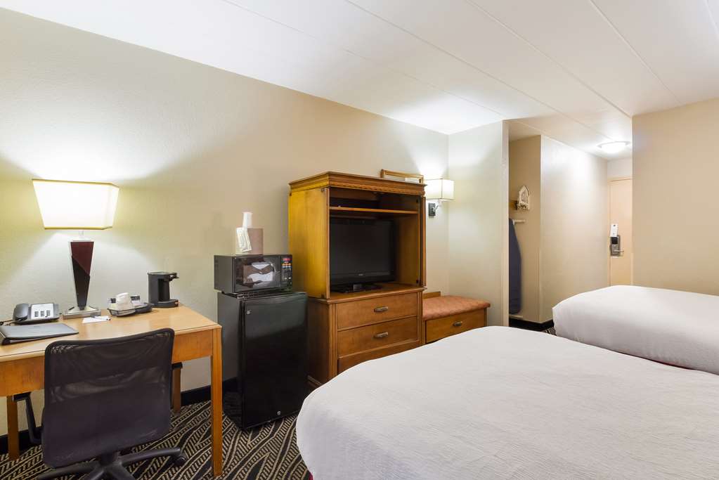 Best Western Braddock Inn - photo 22