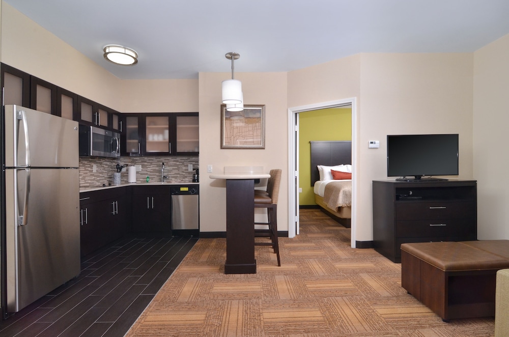 Staybridge Suites Tomball - photo 17