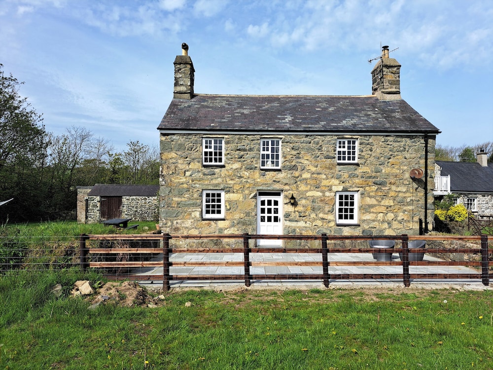 Ty Bwlcyn — 4-Star Luxury Hotel in Pwllheli, United Kingdom