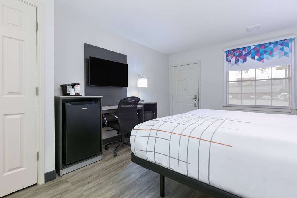 La Quinta Inn by Wyndham Dallas Uptown - photo 53