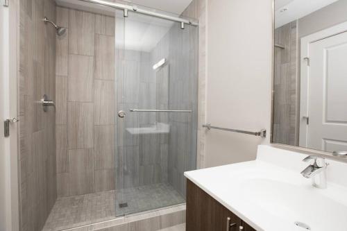 Keyless Entry Laundry in Unit Pet Friendly — 4-Star Luxury Hotel in Boston, United States