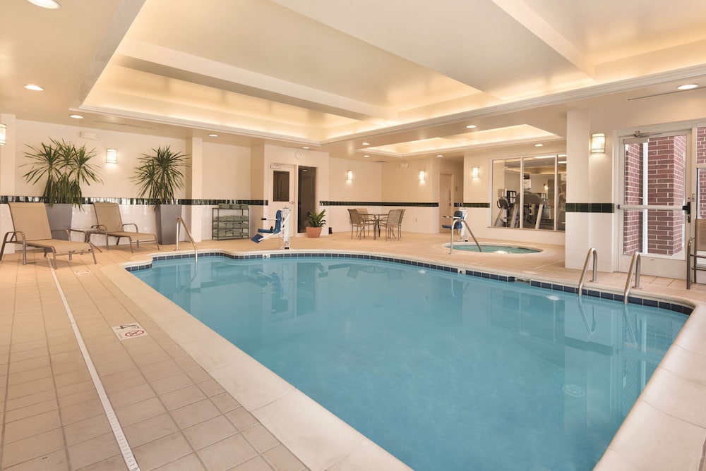 Hilton Garden Inn Akron Canton Airport - photo 19