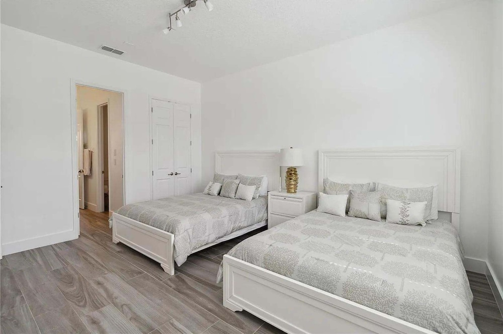 Gorgeous 4Bd Close to Disney With Spa at Reunion Resort 1552 - photo 18