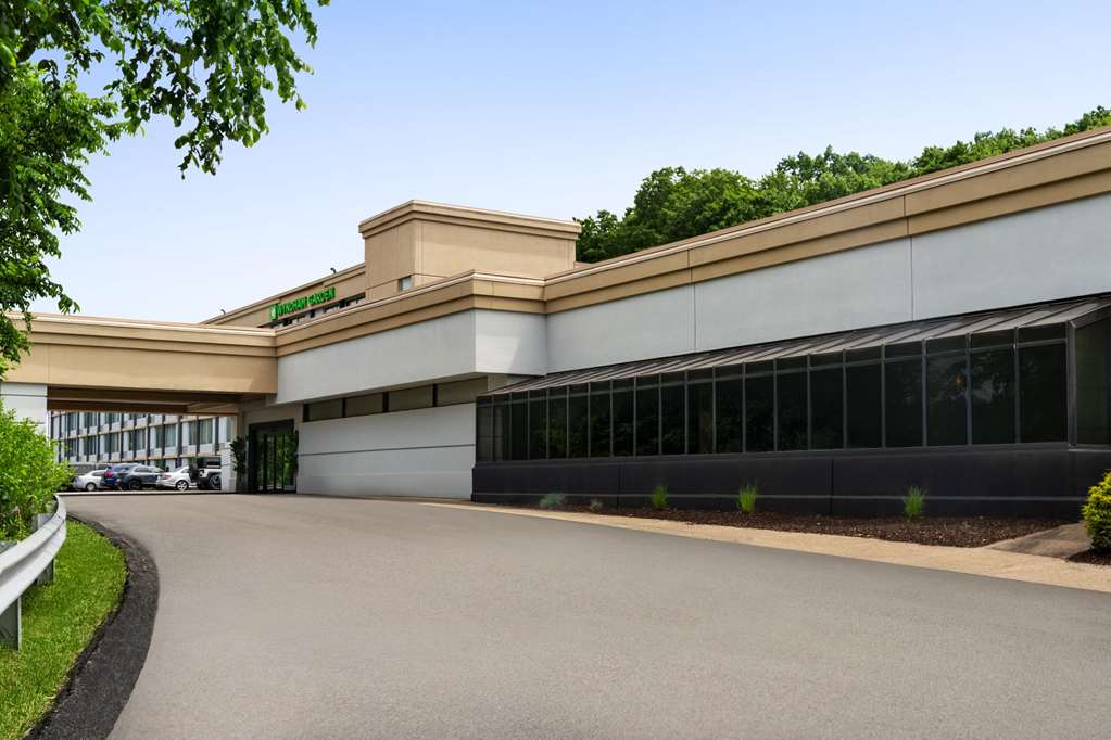 Wyndham Garden Pittsburgh Airport in Pittsburgh, United States