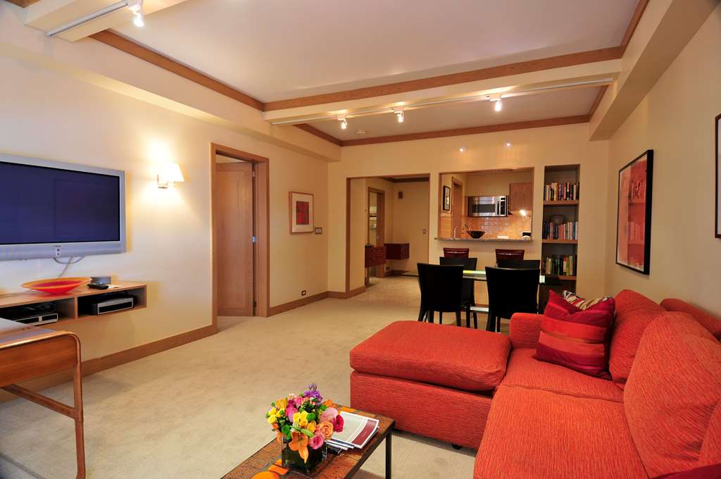 The Lombardy Hotel - photo 27