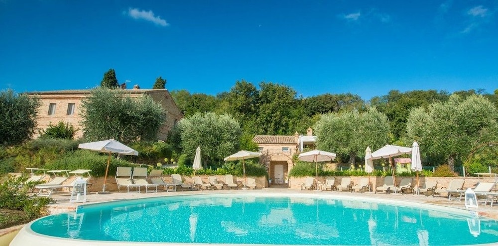 Pamperduto Country Resort — hotel in Potenza Picena