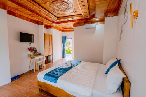 AquaVista Hotel in Unknown City, Vietnam