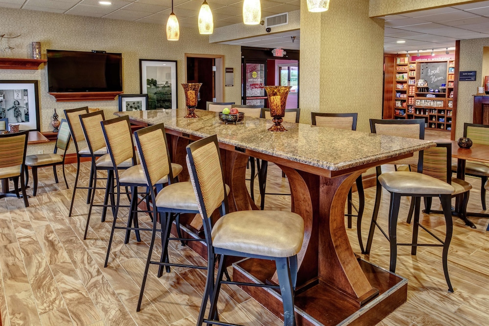 Hampton Inn Winchester - photo 2