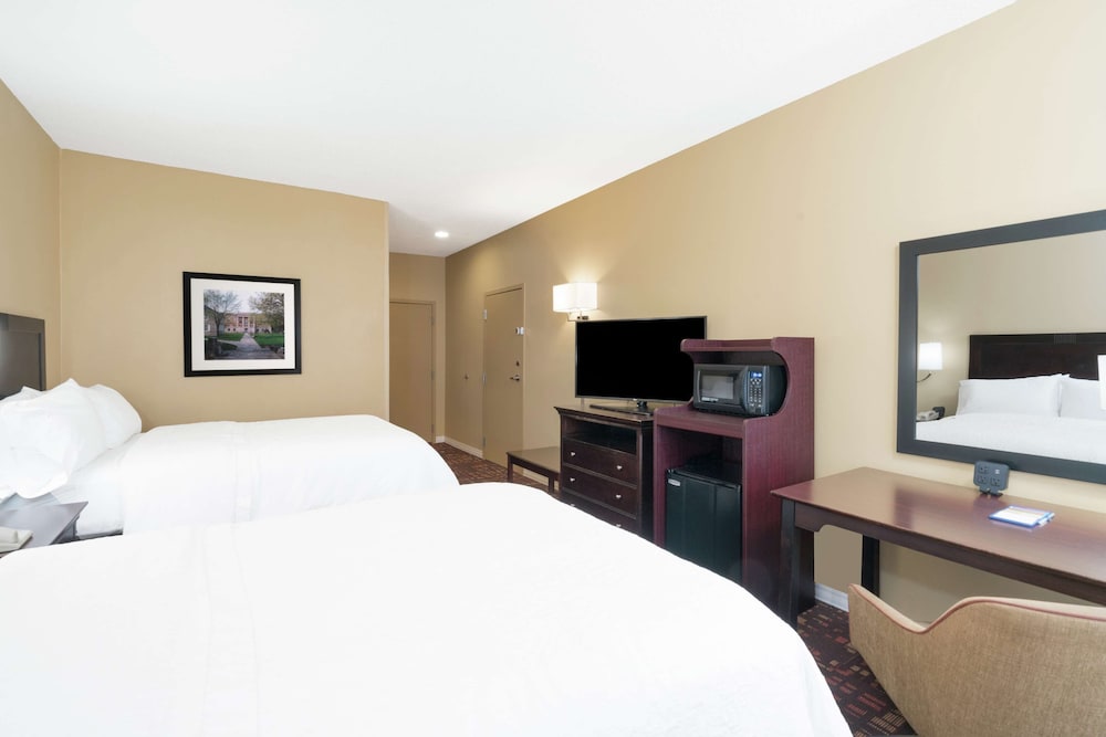 Hampton Inn Corydon - photo 12