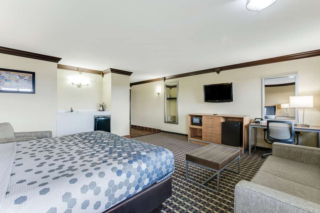Econo Lodge Madison East - photo 22