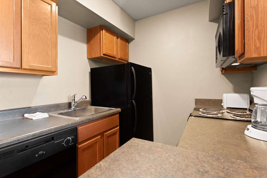 Eagle's Den Suites Cotulla a Travelodge by Wyndham - photo 14