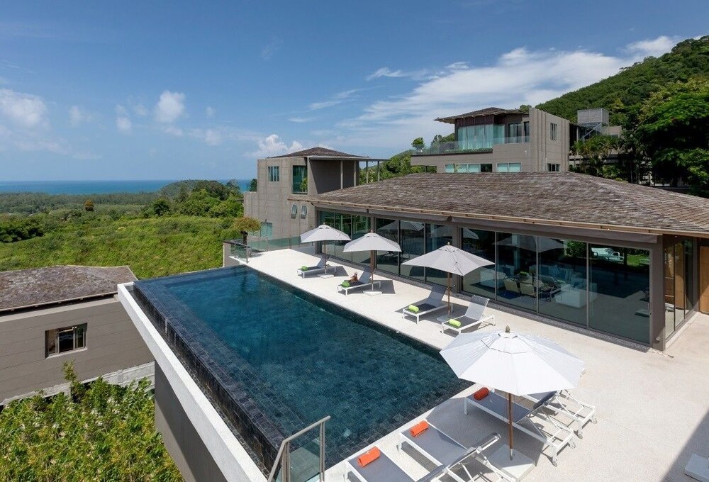 Tropical Castle — 4-Star Luxury Hotel in Phuket, Thailand