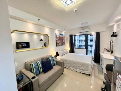 The Grand Staycation at MOA Unit 7102 Hotel like — 4-Star Luxury Hotel in Manila, Philippines