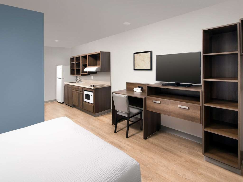 WoodSpring Suites Albuquerque East I 40 Tramway - photo 11