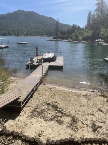 Twets Lakefront — hotel in Bass Lake