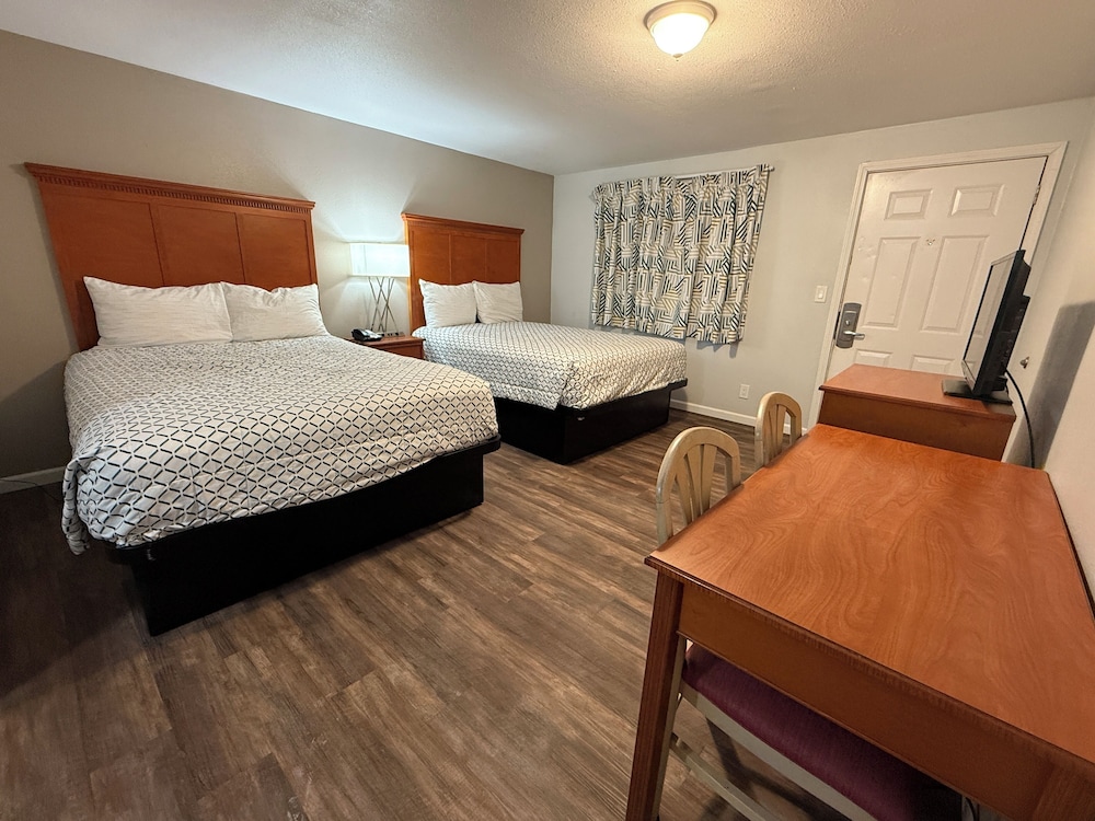 Budget Inn Bend by OYO - photo 8