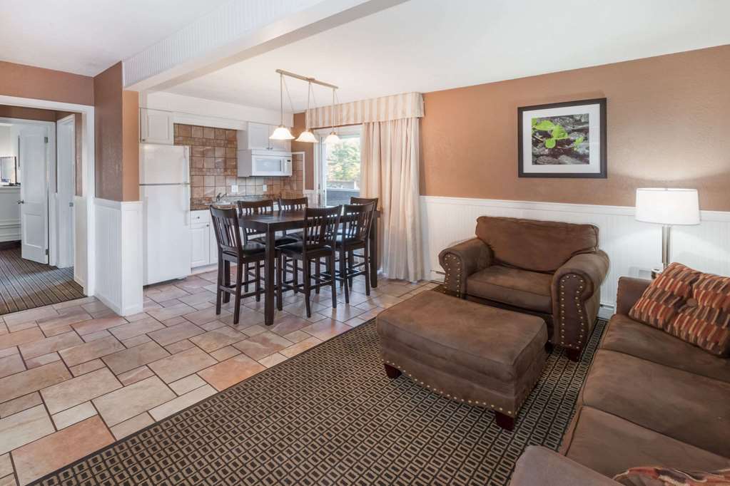 Travelodge By Wyndham Traverse City Mi - photo 16