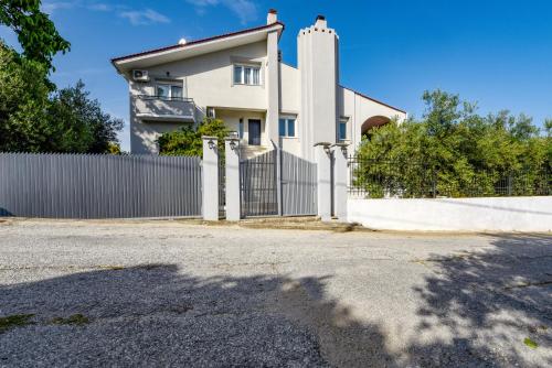 Kochili Villa Luxury Villa — 4-Star Luxury Hotel in Agios Andreas, Greece