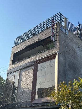 Hotel The Johri in Kota, India