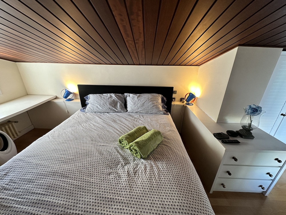 Solo Atico Guest Suites — L'escala — photo 4