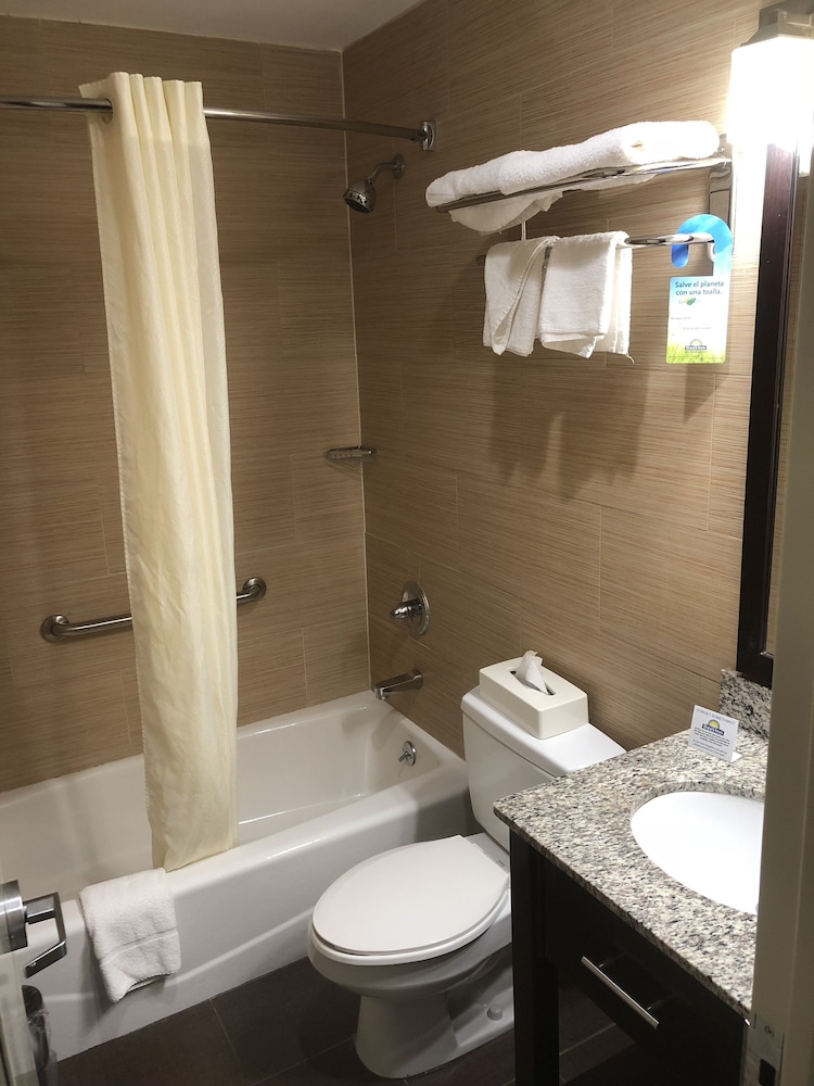 Days Inn by Wyndham Brooklyn Borough Park - photo 28