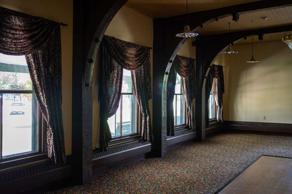 Sheridan Inn B W Signature Collection - photo 11