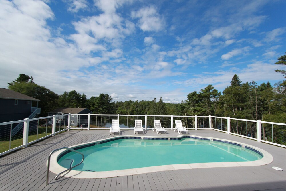 Beach Cove Waterfront Inn - photo 17