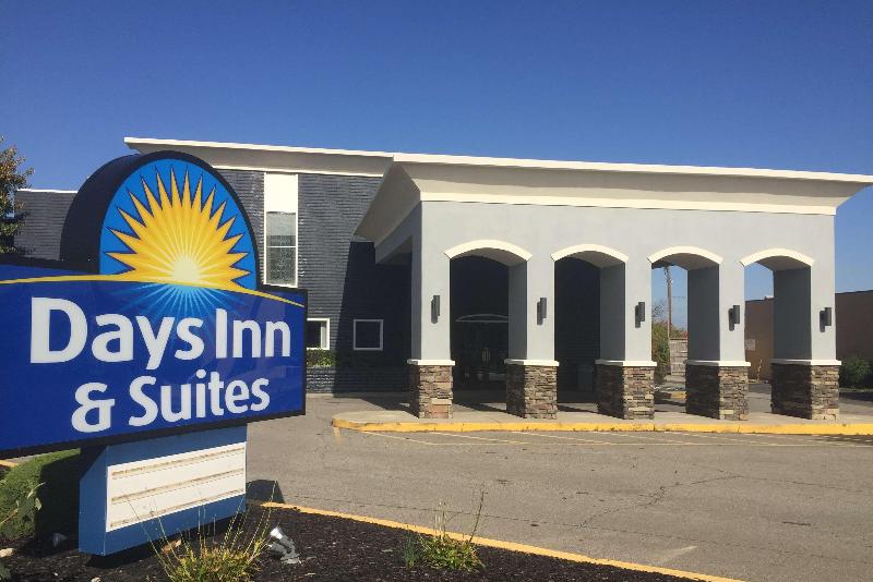 Days Inn & Suites by Wyndham Cincinnati North in Cincinnati, United States