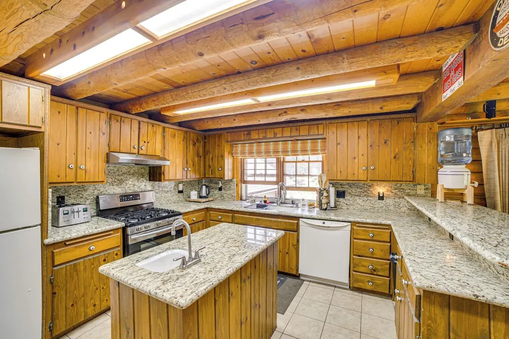 Pine Mountain Club Log Cabin w Resort Amenities - photo 15