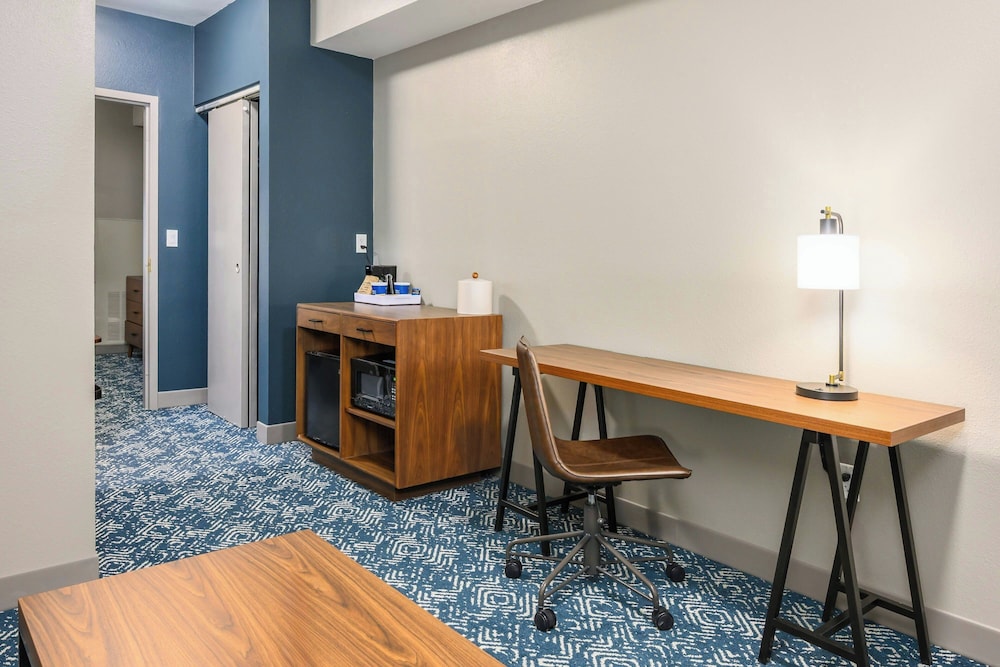 Four Points by Sheraton Bedford Manchester Airport - photo 38